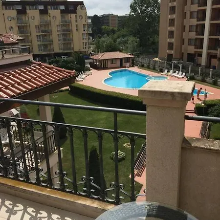 3 Bedroom With Pool Views At Arcadia Complex 아파트